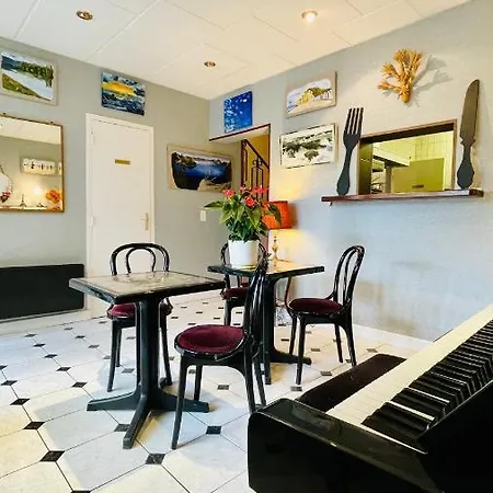 Otel Le Cygne 2*